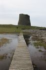 The approach to the broch